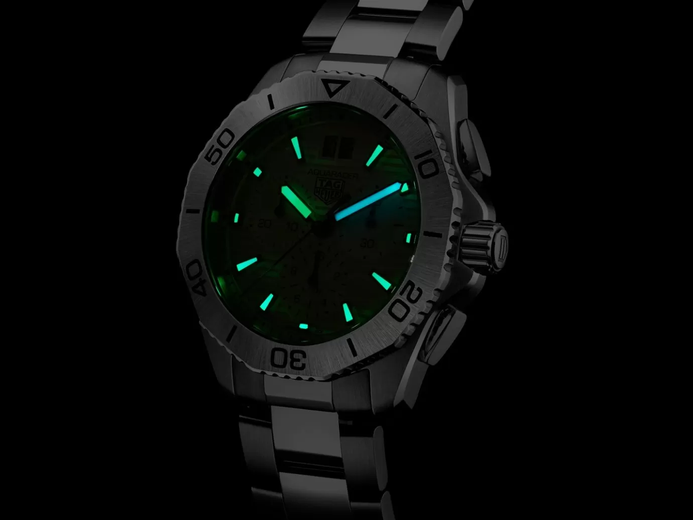 TAG Heuer Aquaracer Professional 200 Chronograph