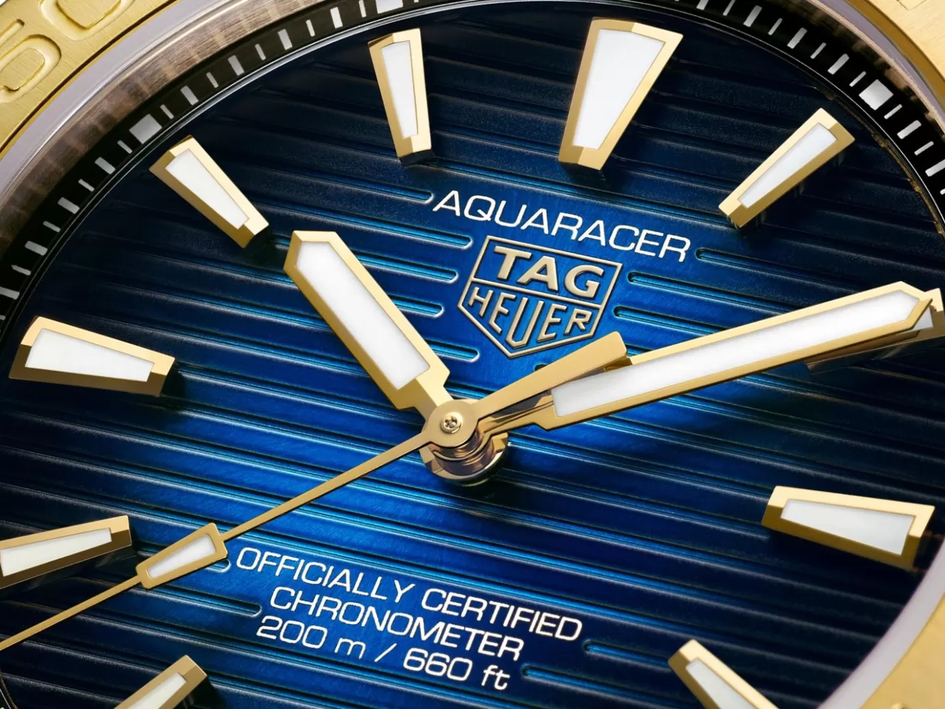 TAG Heuer Aquaracer Professional 200 Date