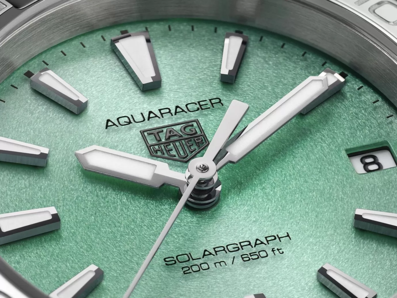 TAG Heuer Aquaracer Professional 200 Solargraph