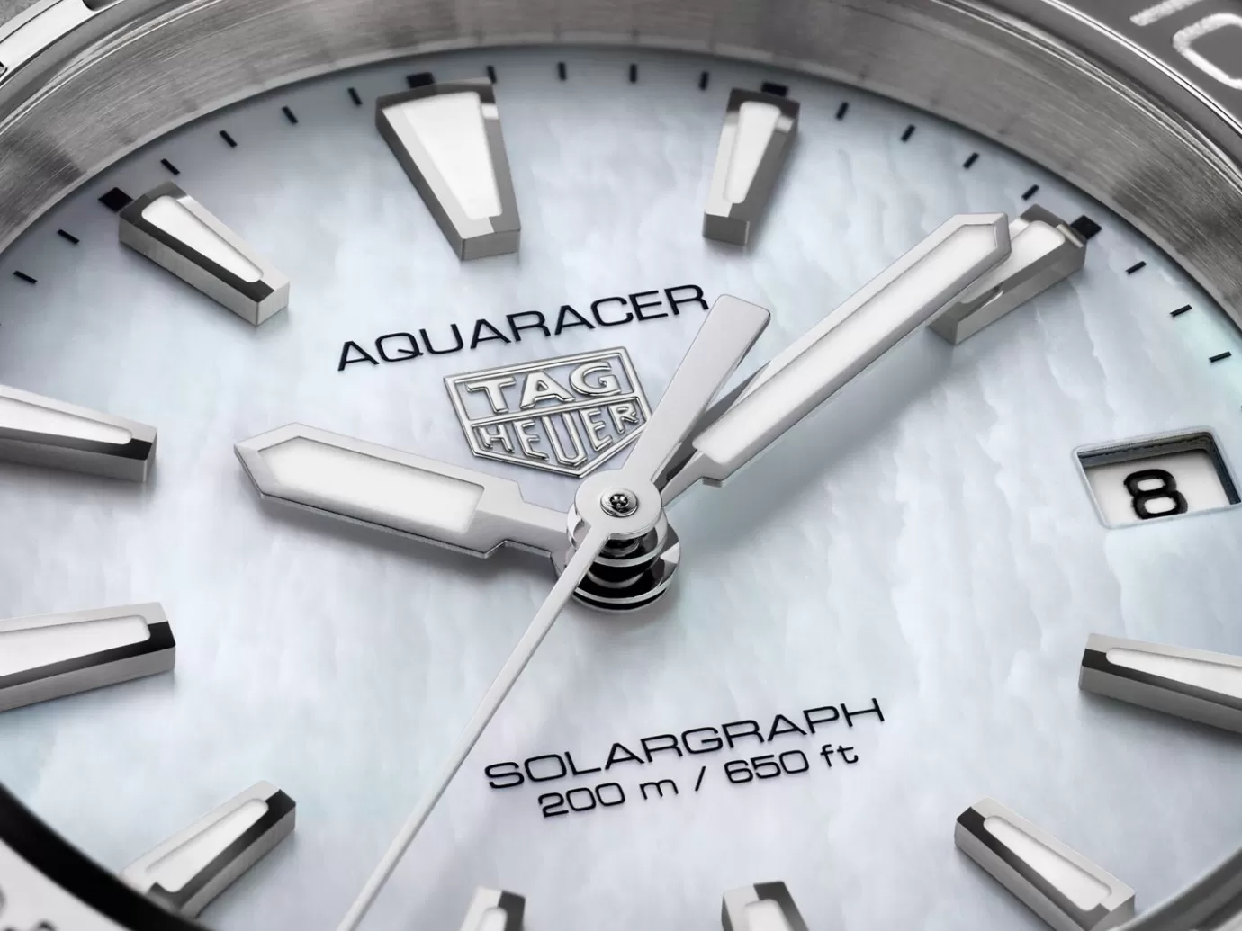 TAG Heuer Aquaracer Professional 200 Solargraph