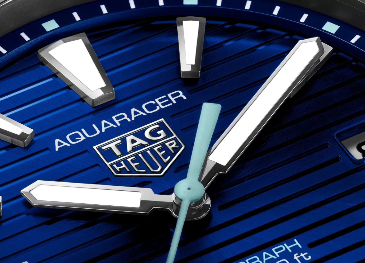 TAG Heuer Aquaracer Professional 200 Solargraph