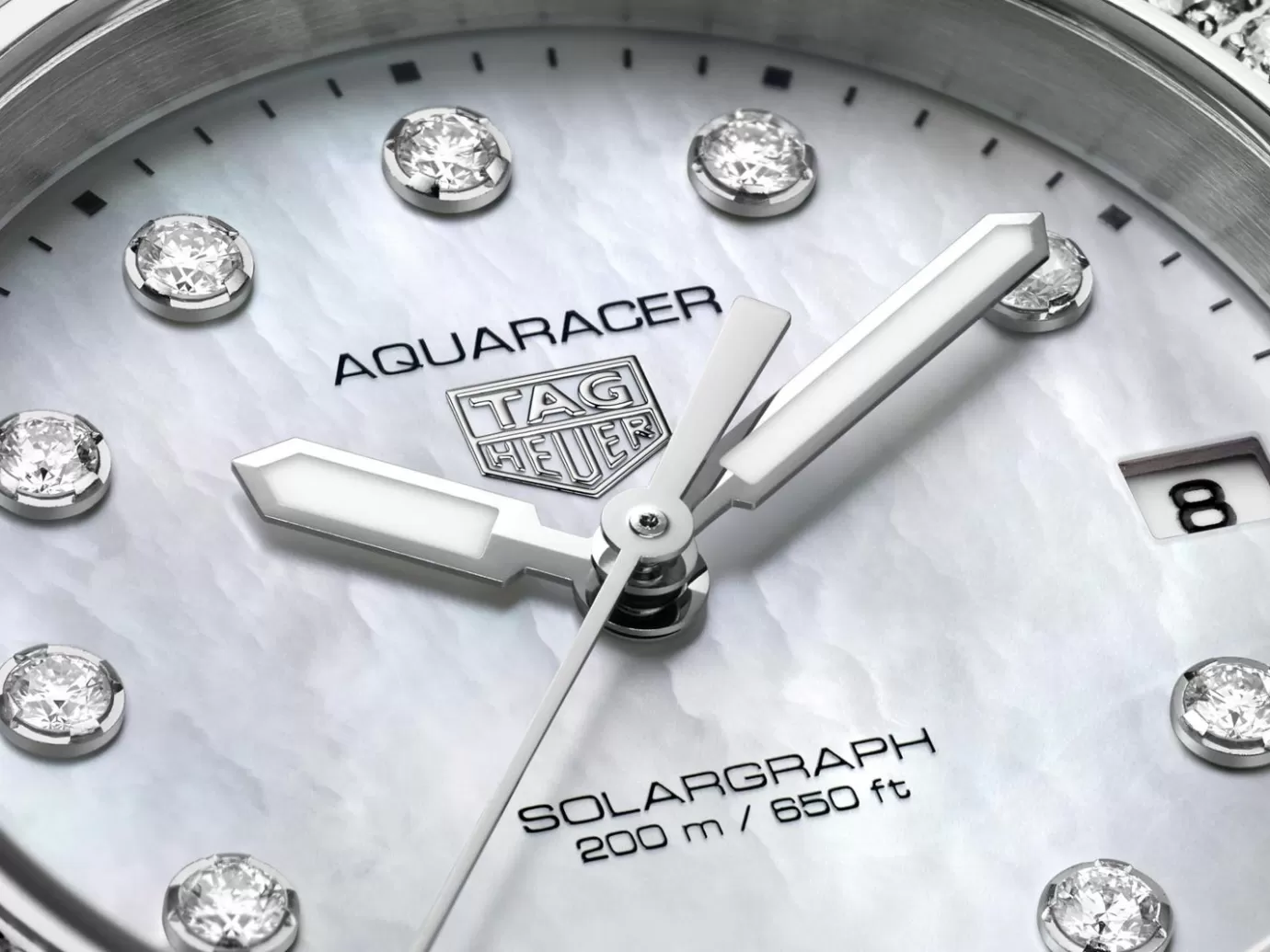 TAG Heuer Aquaracer Professional 200 Solargraph
