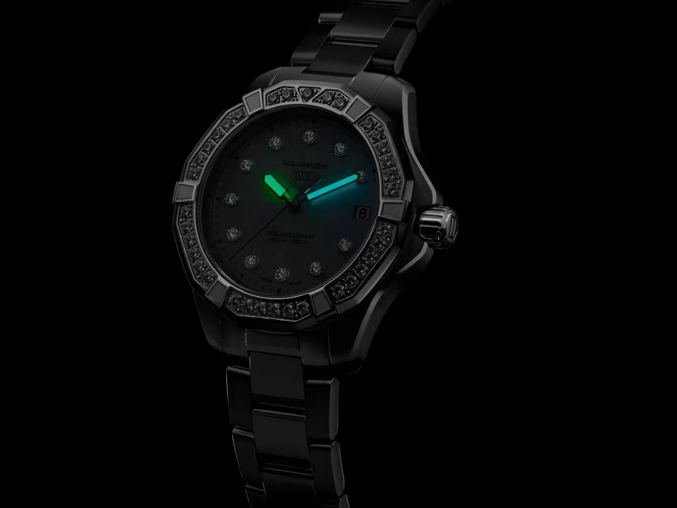TAG Heuer Aquaracer Professional 200 Solargraph