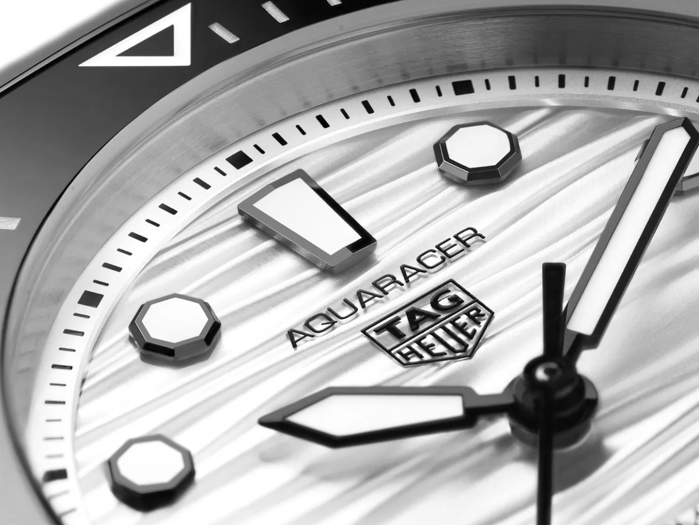 TAG Heuer Aquaracer Professional 300 Date